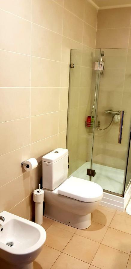 Exceptional Uzupis Bridge 3 Bedroom Apartment Vilnius Luaran gambar