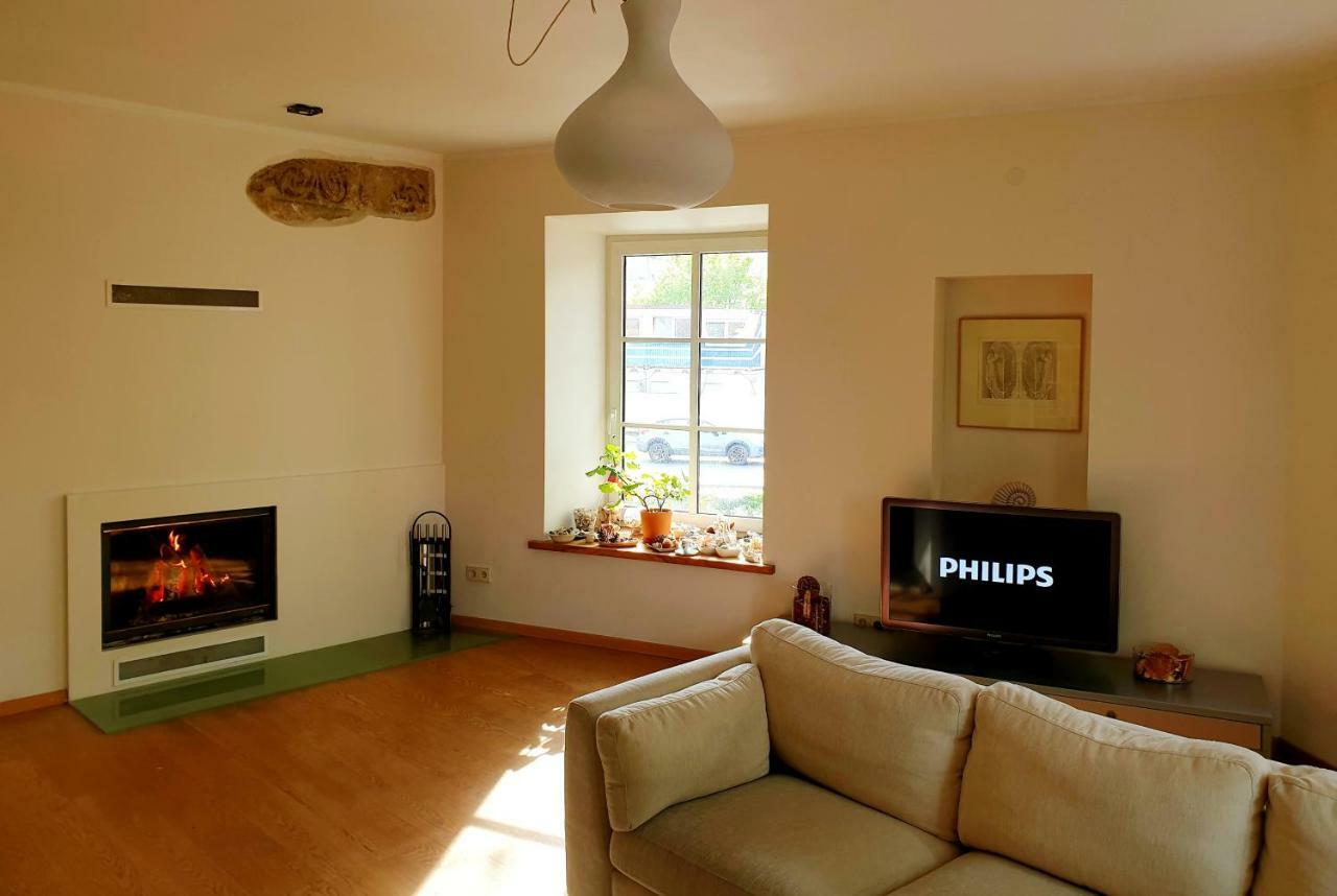 Exceptional Uzupis Bridge 3 Bedroom Apartment Vilnius Luaran gambar