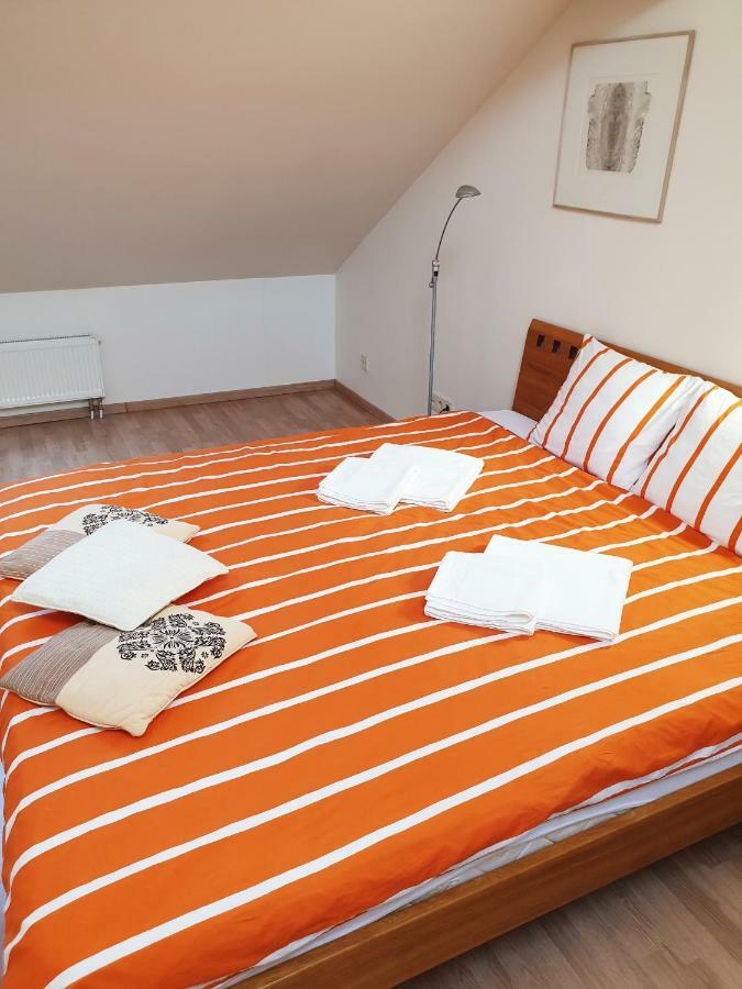 Exceptional Uzupis Bridge 3 Bedroom Apartment Vilnius Luaran gambar