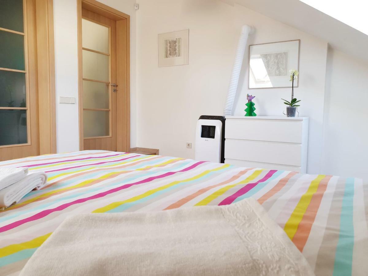 Exceptional Uzupis Bridge 3 Bedroom Apartment Vilnius Luaran gambar