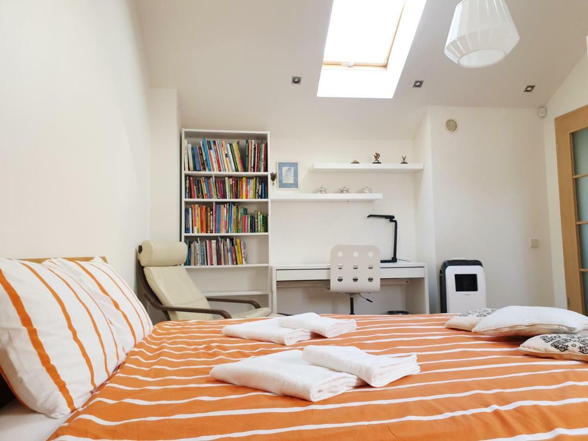 Exceptional Uzupis Bridge 3 Bedroom Apartment Vilnius Luaran gambar