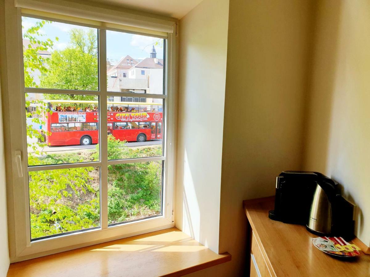 Exceptional Uzupis Bridge 3 Bedroom Apartment Vilnius Luaran gambar
